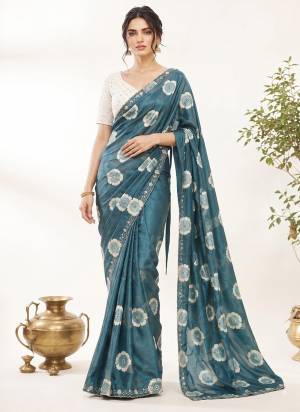 Garb These Party Wear Saree in Fine Colored.These Saree Are Chiffon And Blouse is Silk Blend Fabricated.Its Beautified With Floral Printed With Embroidery Work Lace Border And Blouse Designer.