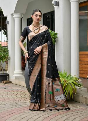 Attractive These Festive And Party Wear Saree in Fine Colored.These Saree And Blouse is Fabricated On Banarasi Silk.Its Beautified With Traditional Paithani Pichwai Pallu Woven Designer.