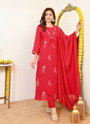 Looking These Suit in Fine Colored Pair With Bottom And Dupatta.These Top Are Mul Chanderi And Bottom Are Fabricated On PV Chanderi Pair With Chanderi Dupatta.Its Beautified With Designer Embroidery Work.