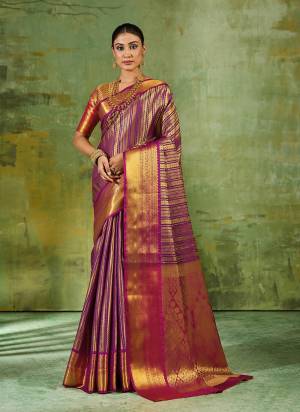 Garb These Fastive And Party Wear Saree in Fine Colored.These Saree And Blouse is Fabricated On Kanjivaram Silk.Its Beautified With Weaving Jari Designer.