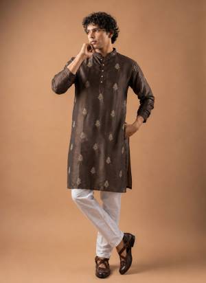 For A Festive And Party Wear,Attractive These Readymade Kurta With Payjama in Fine Colored.These Kurta is Fabricated On Viscose Silk And Art Silk Bottom With Designer Embroidery Work.Buy Now.