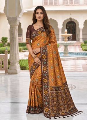 Attractive These Party Wear Saree in Fine Colored.These Saree Are Patola Silk And Blouse is Fabricated On Patola Silk.Its Beautified With Weaving Jacquard Meenakari Designer.