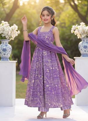 Garb These Beautiful Looking Readymade Kids Anarkali Suits.These Top Are Muslin And Bottom is Fabricated On Muslin And Georgette Dupatta.Its Beautified With Designer Digital Printed.