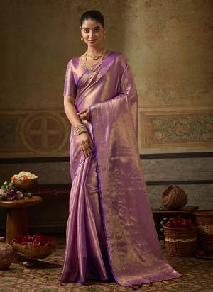 Looking These Fastive And Party Wear Saree in Fine Colored.These Saree And Blouse is Fabricated On Kanchivaram Silk.Its Beautified With Weaving Jari Designer.