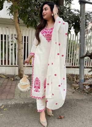 Looking These Party Wear Readymade Salwar Suits in Fine Colored Pair With Dupatta.These Top Are Silk And Dupatta Are Fabricated On Vichitra Pair With Silk Bottom .Its Beautified With Designer Embroidery Work.