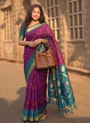 Garb These Fastive And Party Wear Saree in Fine Colored.These Saree And Blouse is Fabricated On Soft Silk.Its Beautified With Weaving Jari Designer With Printed.