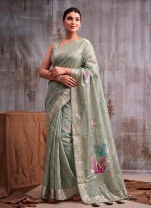 Attractive These Fastive And Party Wear Saree in Fine Colored.These Saree And Blouse is Fabricated On Linen Cotton.Its Beautified With Weaving Jari Thread Designer.