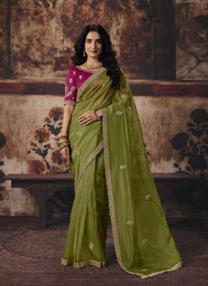 Looking These Fancy Party And Fastival Wear Saree in Fine Colored.These Saree Are Organza And Blouse is Fabricated On Benglori Silk.Its Beautified With DesignerMotif Crystal Beads,Sequance Hand Work.