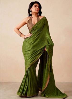 Garb These Party Wear Saree in Fine Colored.These Saree Are Tissue And Blouse is Tissue Fabricated.Its Beautified With Woven Solid Designer.