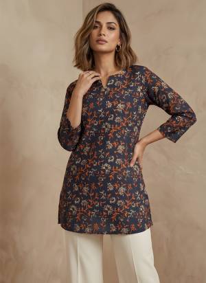 Looking These Beautiful Looking Readymade Short Tunic Top.These Top is Fabricated On Cotton Blend.Its Beautified With Designer Printed.