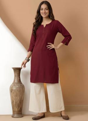 Looking These Beautiful Looking Readymade Short Tunic Top.These Top is Fabricated On Roman Silk.Its Beautified With Solid Designer.