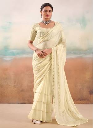 Looking These Party Wear Saree in Fine Colored.These Saree Are Chiffon And Blouse is Chiffon Fabricated.Its Beautified With Designer Embroidery Work.