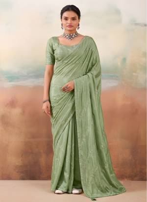 Looking These Party Wear Saree in Fine Colored.These Saree Are Chiffon And Blouse is Chiffon Fabricated.Its Beautified With Designer Embroidery Work.