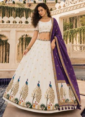 For A Fancy Designer Look,Grab These Lehenga Choli With Dupatta in Fine Colored.These Lehenga Are Cotton Rayon And Choli Are Cotton Rayon And Dupatta Are Fabricated On Cotton Rayon Pair.Its Beautified With Designer Digital Printed.