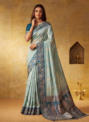 Looking These Fastive And Party Wear Saree in Fine Colored.These Saree And Blouse is Fabricated On Silk Blend.Its Beautified With Weaving Jari Designer.