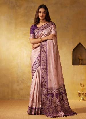 Looking These Fastive And Party Wear Saree in Fine Colored.These Saree And Blouse is Fabricated On Silk Blend.Its Beautified With Weaving Jari Designer.