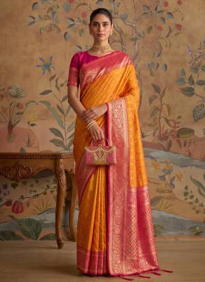 Garb These Fastive And Party Wear Saree in Fine Colored.These Saree And Blouse is Fabricated On Silk.Its Beautified With Weaving Jari Designer.