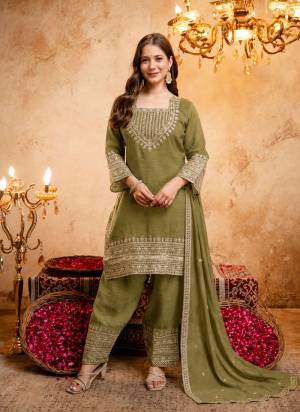 Looking These Party Wear Suit in Fine Colored Pair With Bottom And Dupatta.These Top Are Crunchy And Bottom Are Fabricated On Crunchy Pair With Crunchy Dupatta.Its Beautified With Designer Embroidery Work.