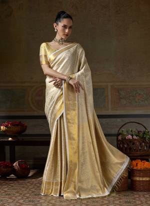 Garb These Fastive And Party Wear Saree in Fine Colored.These Saree And Blouse is Fabricated On Kanchivaram Silk.Its Beautified With Weaving Jari Designer.