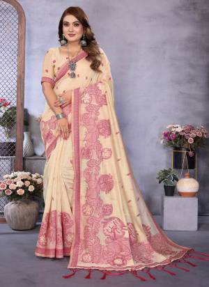 Attractive These Festive Party Wear Saree in Fine Colored.These Saree And Blouse is Fabricated On Spun Cotton.Its Beautified With Weaving Jacquard Designer.