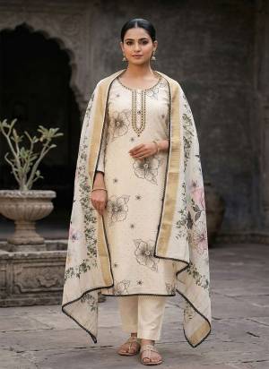 Looking These Suit in Fine Colored Pair With Bottom And Dupatta.These Top Are Modal Cotton And Dupatta Are Fabricated On Organza Jacquard Pair With Dul Santoon Bottom.Its Beautified With Designer Printed, Hand Work.