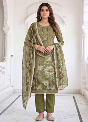 Grab These Suit in Fine Colored Pair With Bottom And Dupatta.These Top Are Simmer Linen Cotton And Dupatta Are Fabricated On Simmer Linen Cotton Pair With Rayon Bottom.Its Beautified With Designer Printed, Hand Work.