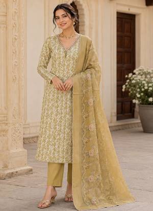 Looking These Suit in Fine Colored Pair With Bottom And Dupatta.These Top Are Simmer Linen Cotton And Dupatta Are Fabricated On Simmer Linen Cotton Pair With Rayon Bottom.Its Beautified With Designer Printed, Hand Work.