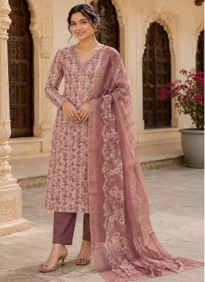 Looking These Suit in Fine Colored Pair With Bottom And Dupatta.These Top Are Simmer Linen Cotton And Dupatta Are Fabricated On Simmer Linen Cotton Pair With Rayon Bottom.Its Beautified With Designer Printed, Hand Work.