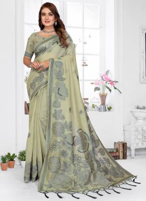Attractive These Festive Party Wear Saree in Fine Colored.These Saree And Blouse is Fabricated On Spun Cotton.Its Beautified With Weaving Jacquard Designer.