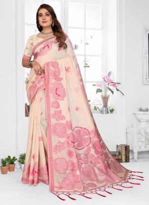 Attractive These Festive Party Wear Saree in Fine Colored.These Saree And Blouse is Fabricated On Spun Cotton.Its Beautified With Weaving Jacquard Designer.