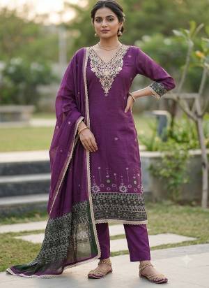 Looking These Suit in Fine Colored Pair With Bottom And Dupatta.These Top Are Banarasi Cotton And Dupatta Are Fabricated On Banarasi Cotton Pair With Rayon Bottom.Its Beautified With Woven Designer, Hand Work.