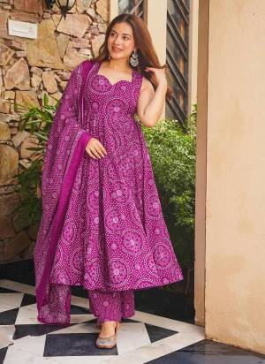 Garb These Beautiful Looking Readymade Anarkali Suits.These Top Are Cambric Cotton And Bottom is Fabricated On Cambric Cotton And Cotton Dupatta.Its Beautified With Designer Digital Printed.