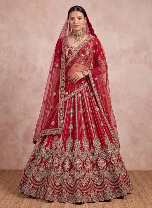 For A Fancy Designer Look,Grab These Lehenga Choli With Dupatta in Fine Colored.These Lehenga And Choli Are Silk And Dupatta Are Fabricated On Net Pair.Its Beautified With Thread,Jari,Sequance Embroidery,Motif Hand Work. 