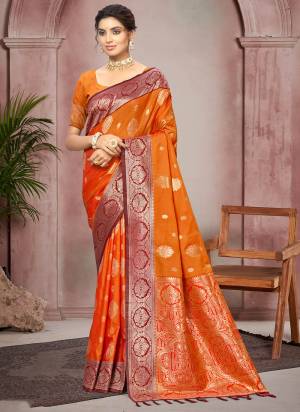 Garb These Fastive And Party Wear Saree in Fine Colored.These Saree And Blouse is Fabricated On Soft Silk.Its Beautified With Woven Jacquard Designer.