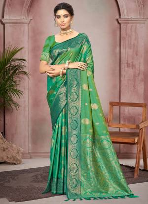 Garb These Fastive And Party Wear Saree in Fine Colored.These Saree And Blouse is Fabricated On Soft Silk.Its Beautified With Woven Jacquard Designer.