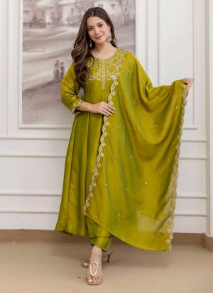 Attrective These Beautiful Looking Readymade Top With Bottom And Dupatta.These Top And Bottom is Fabricated On Vichitra And Vichitra Dupatta.Its Beautified With Designer Embroidery Work.