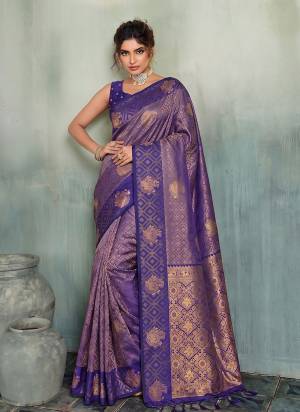 Garb These Fastive And Party Wear Saree in Fine Colored.These Saree And Blouse is Fabricated On Silk.Its Beautified With Weaving Jacquard Designer.