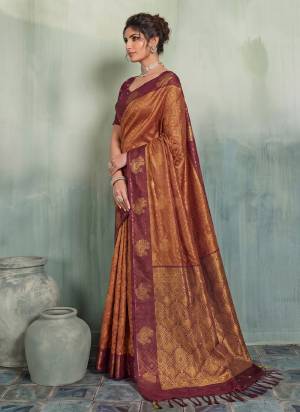 Garb These Fastive And Party Wear Saree in Fine Colored.These Saree And Blouse is Fabricated On Silk.Its Beautified With Weaving Jacquard Designer.