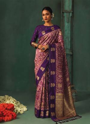 Garb These Fastive And Party Wear Saree in Fine Colored.These Saree And Blouse is Fabricated On Silk.Its Beautified With Weaving Designer.