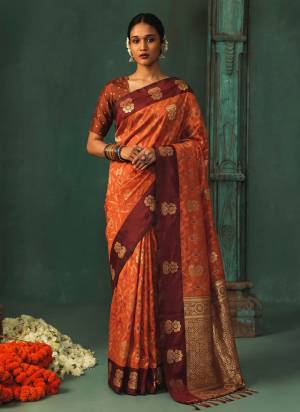 Garb These Fastive And Party Wear Saree in Fine Colored.These Saree And Blouse is Fabricated On Silk.Its Beautified With Weaving Designer.