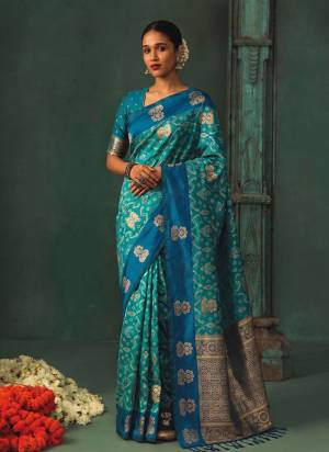 Garb These Fastive And Party Wear Saree in Fine Colored.These Saree And Blouse is Fabricated On Silk.Its Beautified With Weaving Designer.