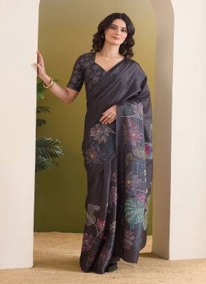 Attractive These Party Wear Ready To Wear Saree in Fine Colored.These Saree Are Silk Blend And Blouse is Silk Blend Fabricated.Its Beautified With Designer Printed.