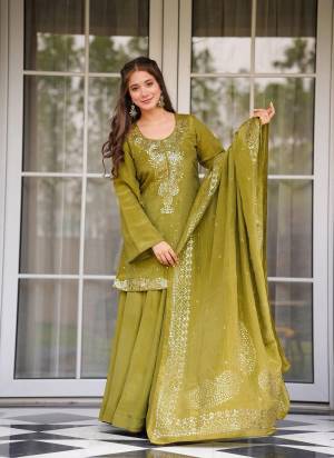 Garb These Suit in Fine Colored Pair With Bottom And Dupatta.These Top Are Chinon And Bottom Are Fabricated On Chinon Pair With Chinon Dupatta.Its Beautified With Designer Foil Work.