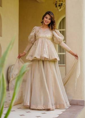 Garb These Suit in Fine Colored Pair With Bottom And Dupatta.These Top Are Crunchy And Bottom Are Fabricated On Crunchy Pair With Crunchy Dupatta.Its Beautified With Designer Foil Work.