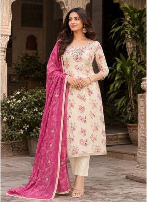 Looking These Suit in Fine Colored Pair With Bottom And Dupatta.These Top Are Modal Butti And Dupatta Are Fabricated On Nazmin Pair With Dull Santoon Bottom.Its Beautified With Designer Printed, Hand Work.