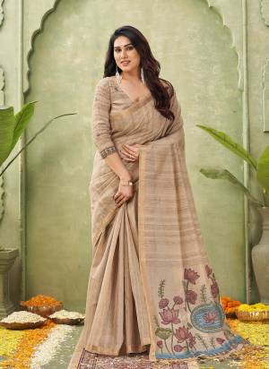 Looking These Festive Wear Saree in Fine Colored.These Saree And Blouse is Fabricated On Ghicha Cotton.Its Beautified With Woven Swan,Lotus Resham Pallu Designer.