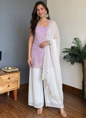 Looking These Suit in Fine Colored Pair With Bottom And Dupatta.These Top Are Faux Georgette And Bottom Are Fabricated On Faux Georgette Pair With Faux Georgette Dupatta.Its Beautified With Designer Embroidery Work.