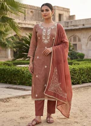 Looking These Suit in Fine Colored Pair With Bottom And Dupatta.These Top Are Salsa And Dupatta Are Fabricated On Nazmin Pair With Rayon Bottom.Its Beautified With Designer Bits Embroidery Work.
