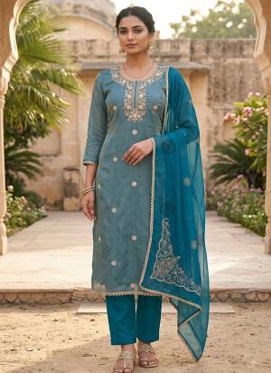 Looking These Suit in Fine Colored Pair With Bottom And Dupatta.These Top Are Salsa And Dupatta Are Fabricated On Nazmin Pair With Rayon Bottom.Its Beautified With Designer Bits Embroidery Work.