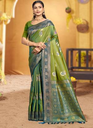 Looking These Fastive And Party Wear Saree in Fine Colored.These Saree And Blouse is Fabricated On Soft Silk.Its Beautified With Woven Jacquard Designer.